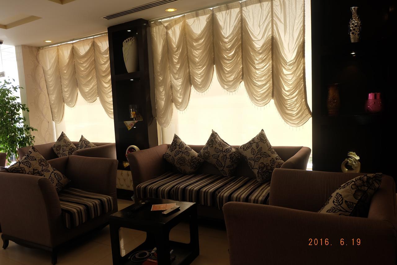 Talin Star Suites Ar Riyad Esterno foto